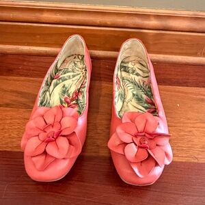 BOC by Born Coral Peony Flat Floral Detail, Size 8.5